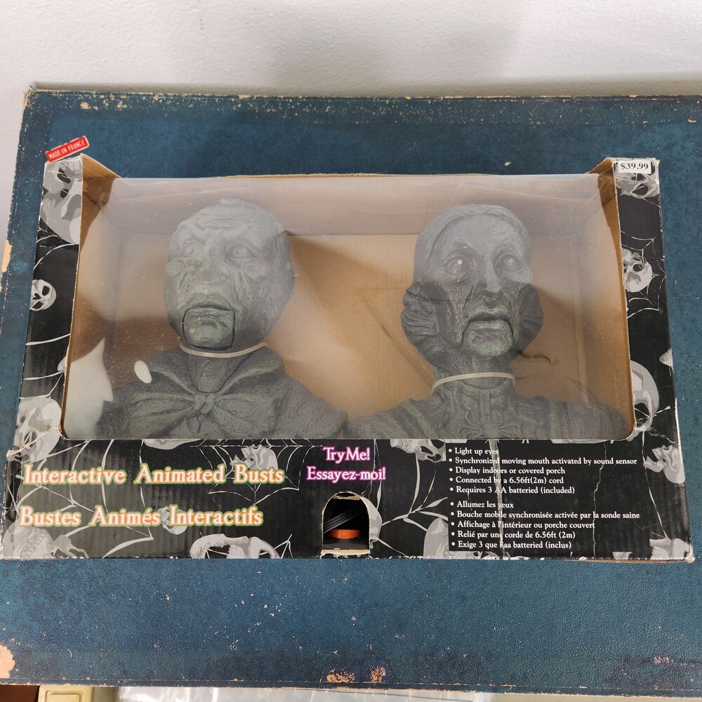 Halloween Interactive Animated Busts Eyes Light Up Synchronized Moving Mouths